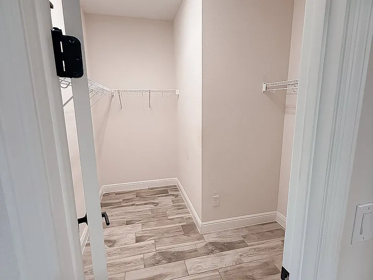 5723 Silver Sun Dr — Photo 30
