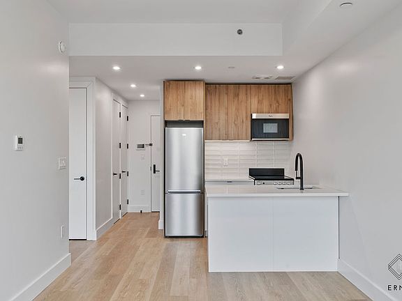 2nd image of 80 Linden Blvd #2J