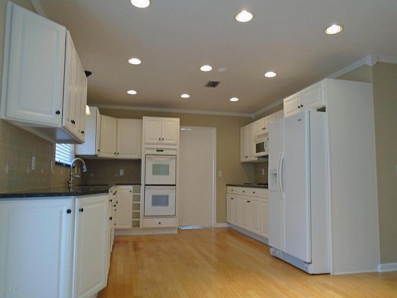 4th image of 2218 Segovia Ave