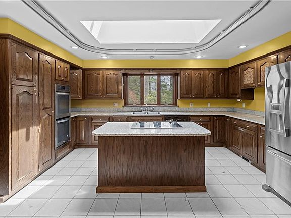 2nd image of 300 Twin River Rd