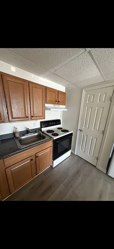 2 bed, 1.0 bath, 700 sqft, $925 — Photo 1