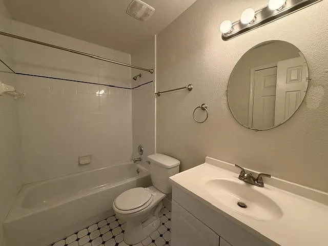 1935 Wuesthoff St — Photo 11