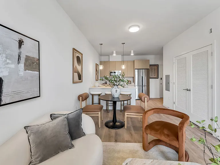 Lazul West — Photo 10