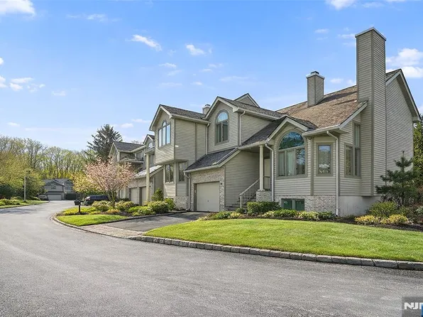 501 Elm Ct, Norwood, NJ 07648