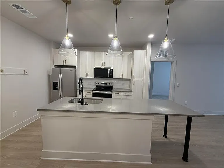 District on the Etowah Apartments — Photo 1361