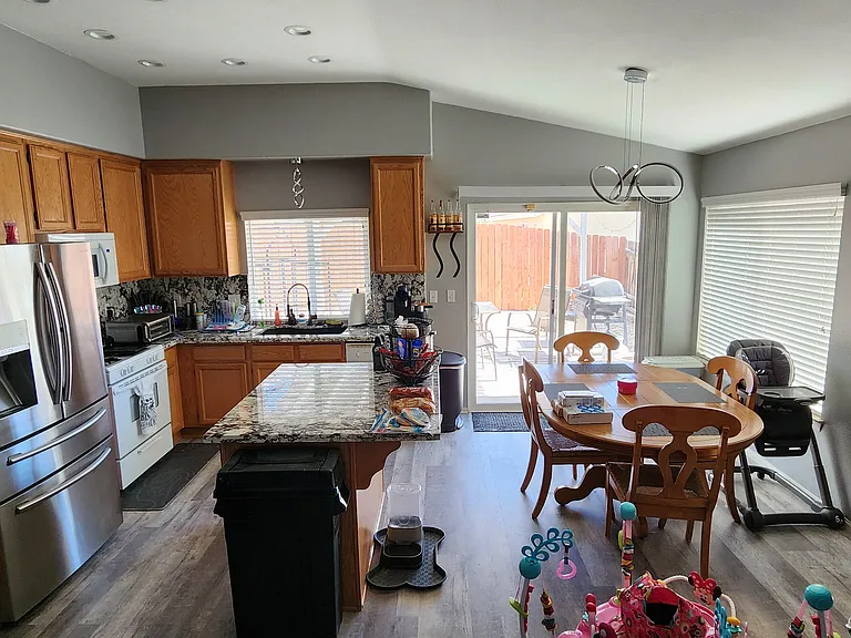 17573 Dayton St — Photo 6