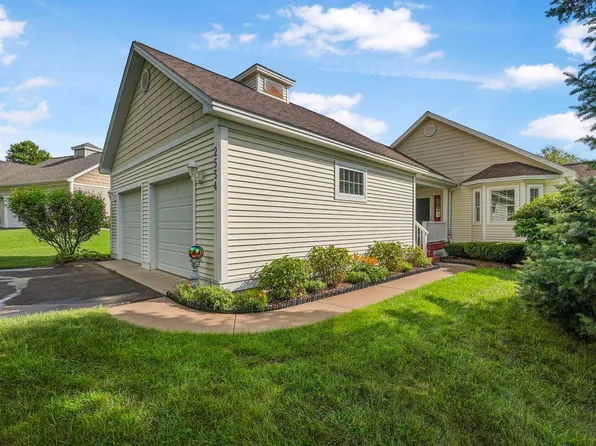 2554 E Crown Dr, Traverse City, MI 49685