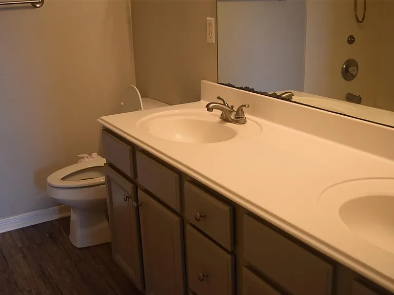 18130 Beaverdell Dr — Photo 15