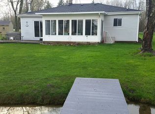 10590 Runyan Lake Rd, Fenton, MI 48430