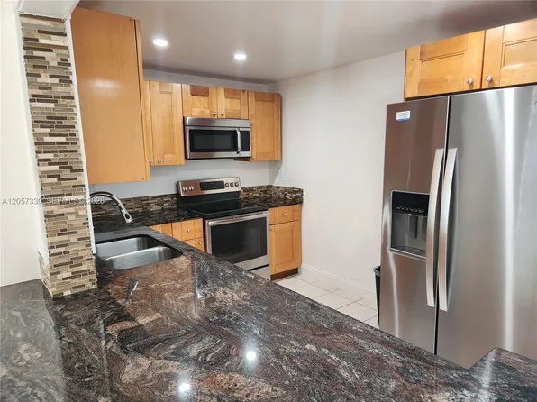 4384 NW 9th Ave, Pompano Beach, FL