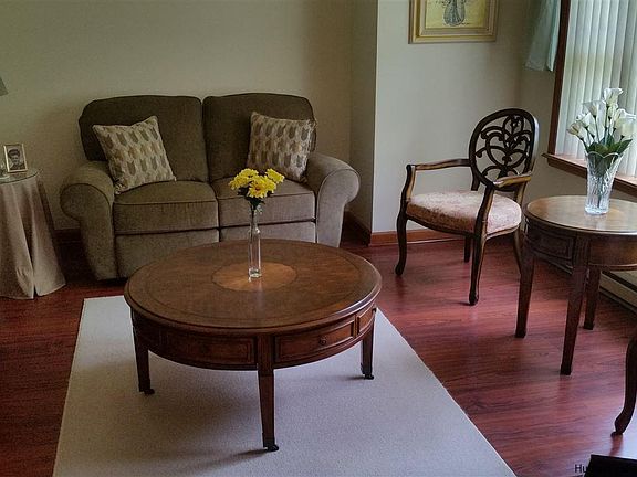 4th image of 31 Evy Ln