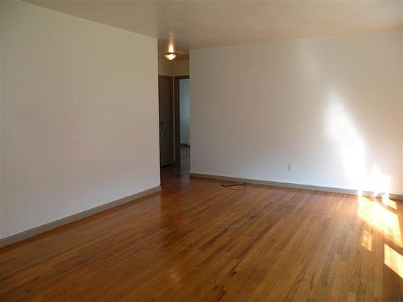 5th image of 2445 Maria Blvd