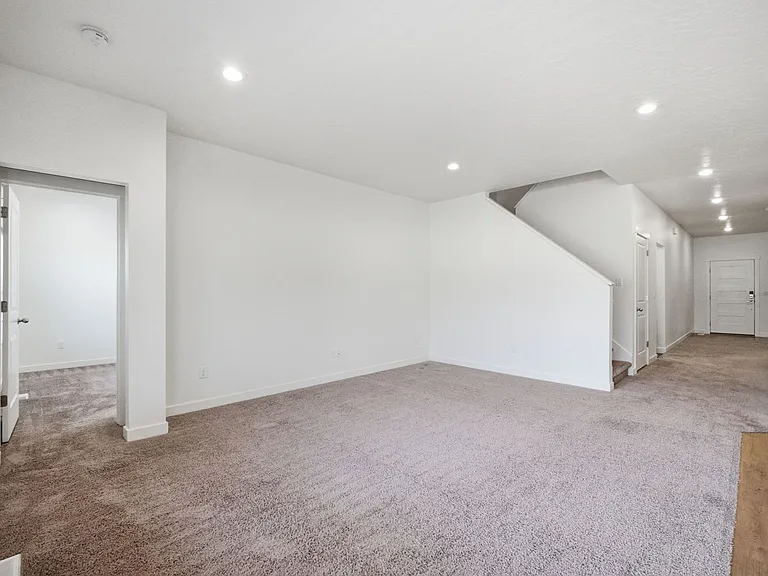 394 W Parkway Dr — Photo 13