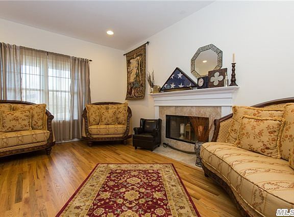5th image of 1 Hickory St