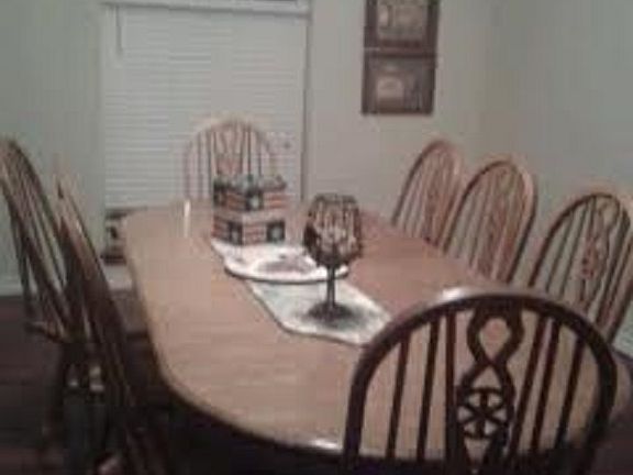 Formal dining/mesquite floor