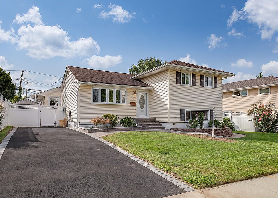 1st image of 35 Primrose Ave