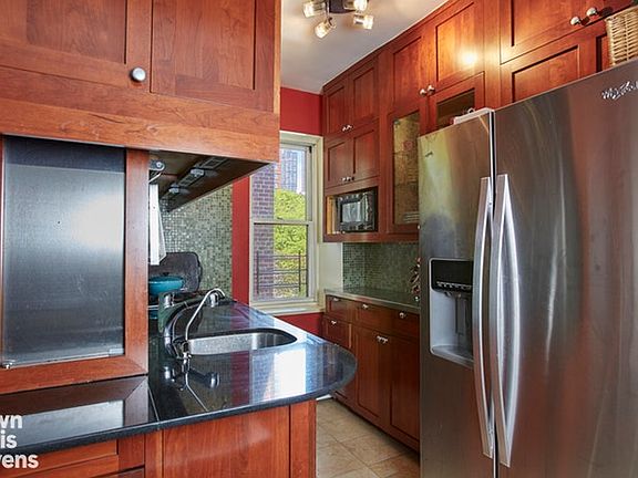 5th image of 504 E 90th St #3D