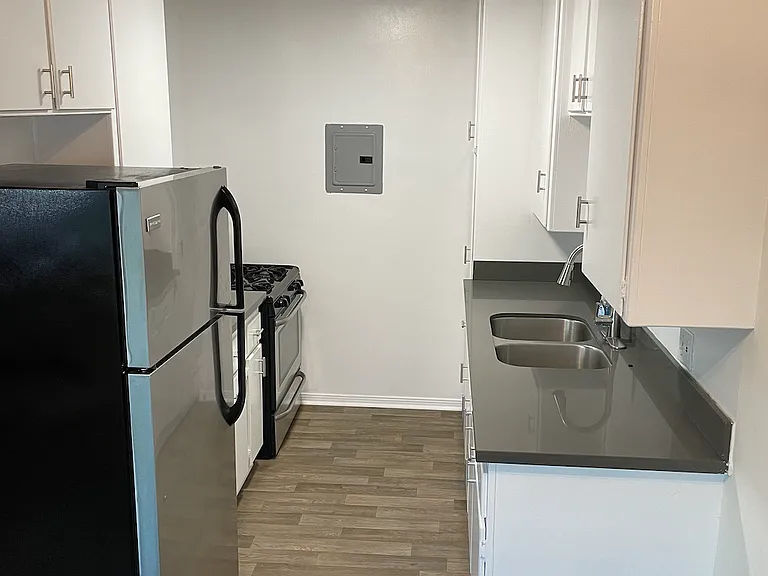 1631 N Harvard Blvd #7A — Photo 4
