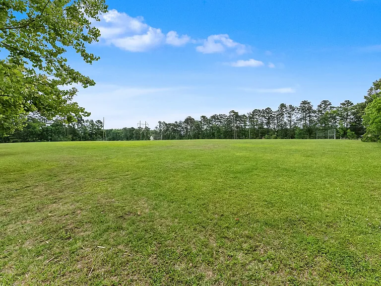247 Clayburne Dr — Photo 38