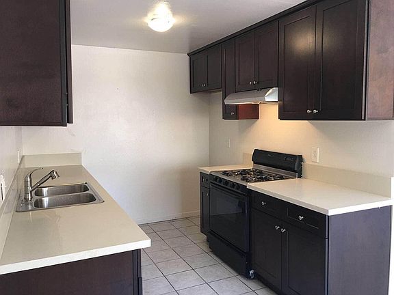 4th image of 1034 Harrington Way
