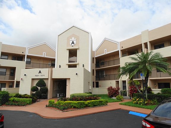 3rd image of 7261 Fairfax Dr #307