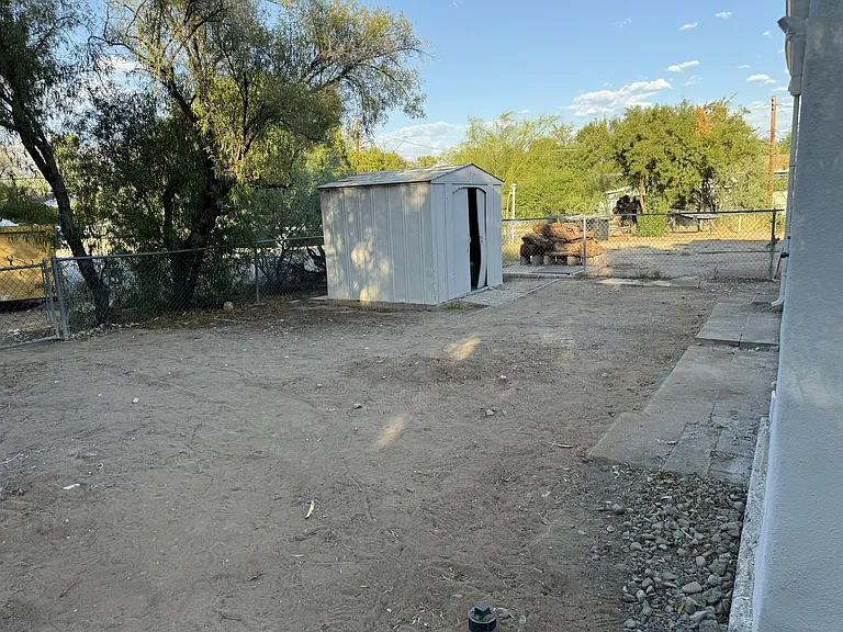 2205 E Blacklidge Dr — Photo 19