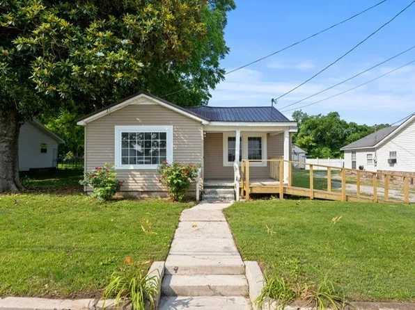 313 Tennessee Ave S, Cowan, TN 37318