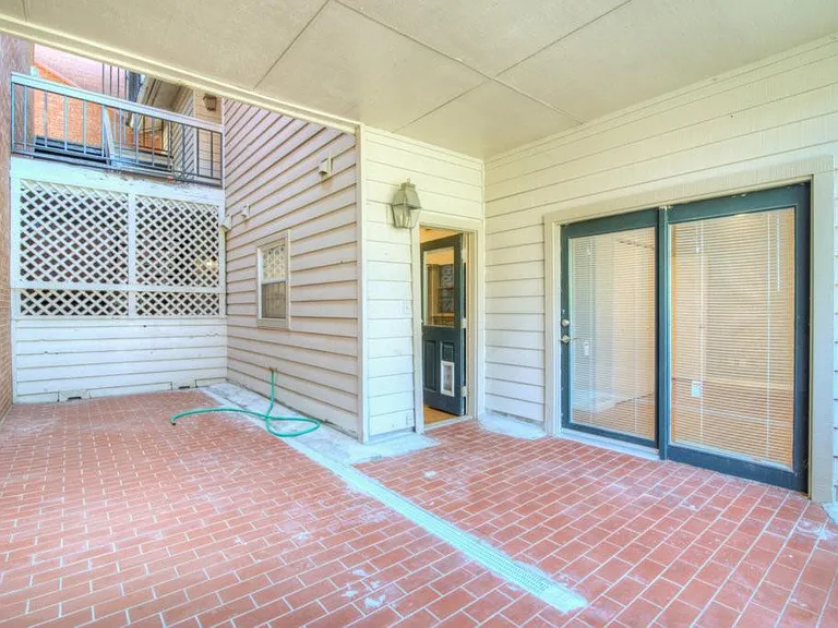 3200 Duval St #105 — Photo 18