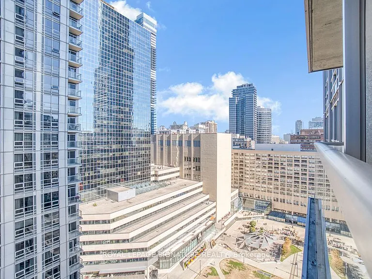 761 Bay St #1914 — Photo 34