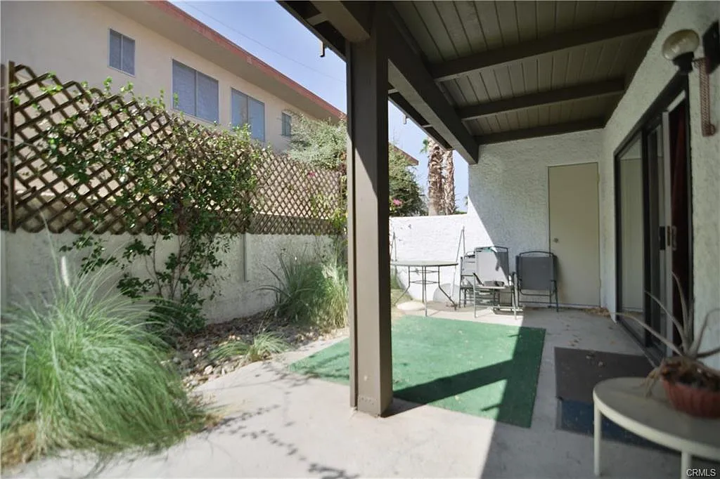 2 bed, 1250 sqft, $2,300 — Photo 3