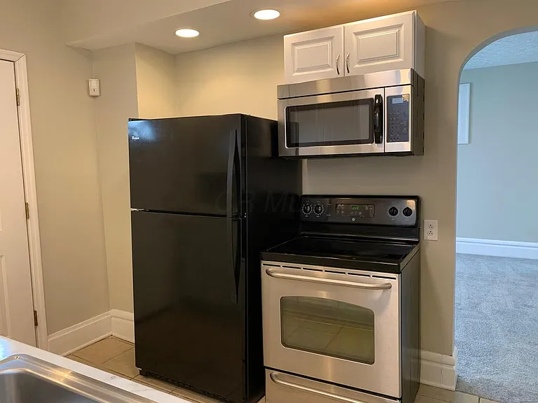623 E Markison Ave — Photo 7