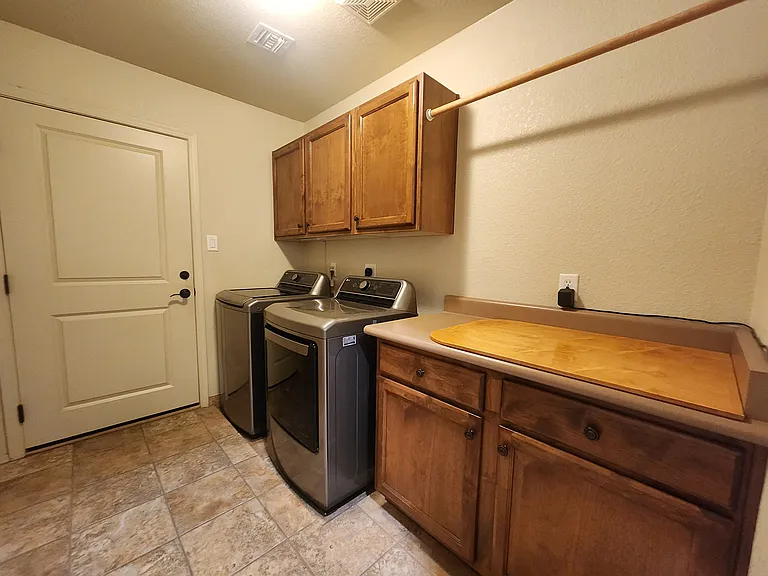 11561 E 25th Pl — Photo 15