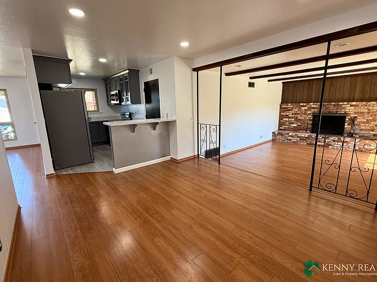 2504 Tipperary Ave — Photo 12