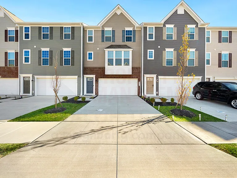 4011 N Steels Cir — Photo 5