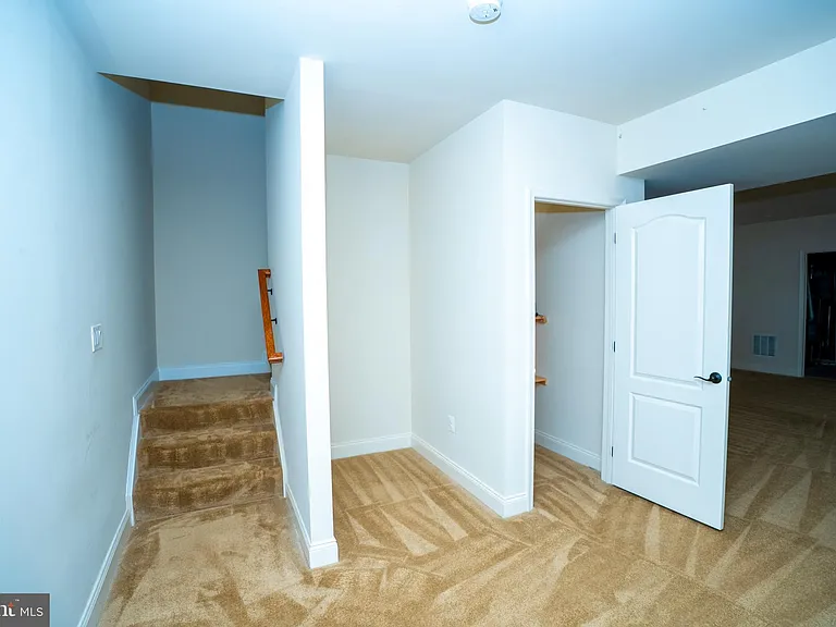 22535 Willington Sq — Photo 60