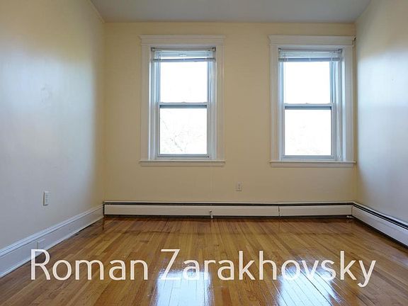 5th image of 1842 Commonwealth Ave APT 17A