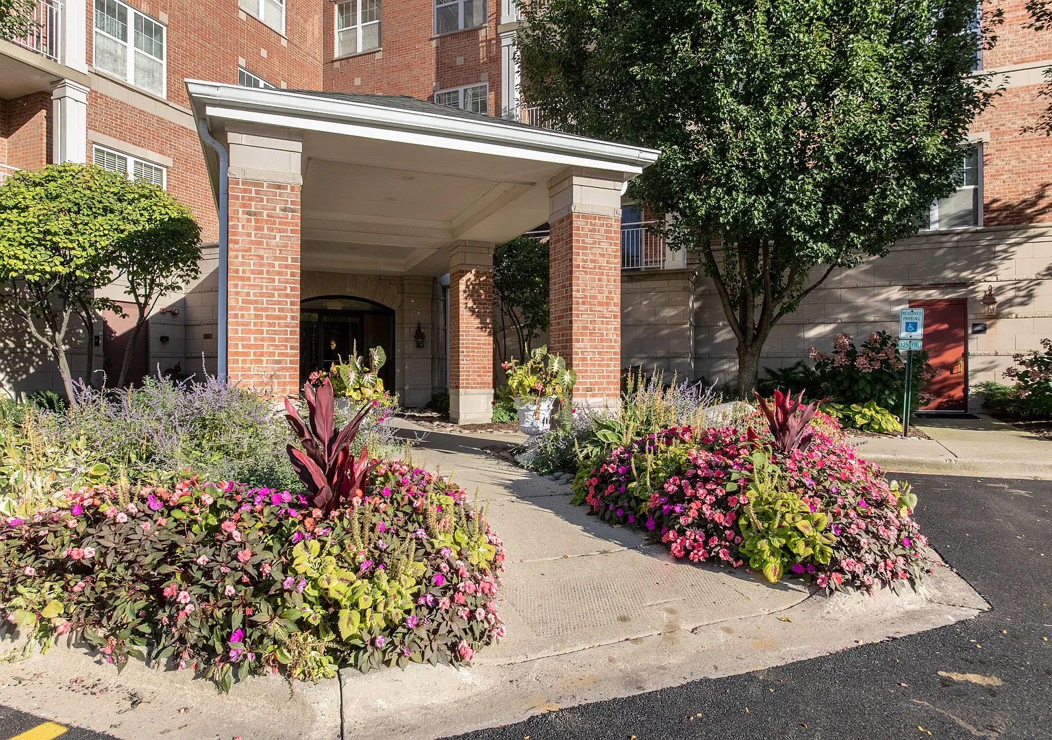 101 Pointe Dr — Photo 4