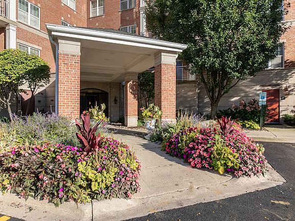 4th image of 101 Pointe Dr Unit 109