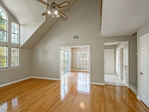 3rd image of 3923 Audubon Trce #3923