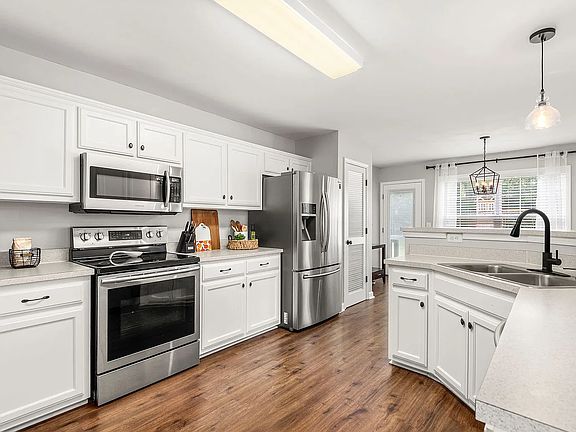 2nd image of 1324 Branchside Ct