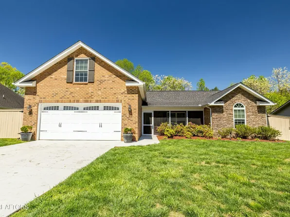 723 Peachtree Dr, Maryville, TN 37801