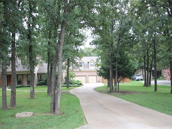 3rd image of 517 Oak Hills Dr