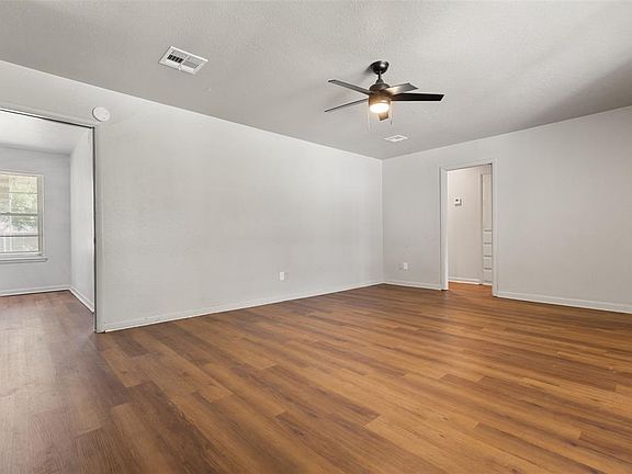4th image of 1421 SW 52nd St