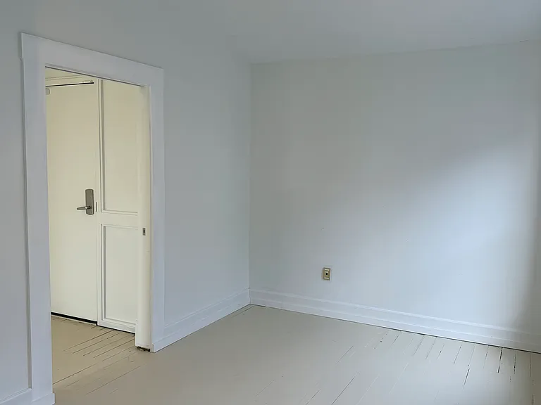 1210 Sycamore St #4 — Photo 5