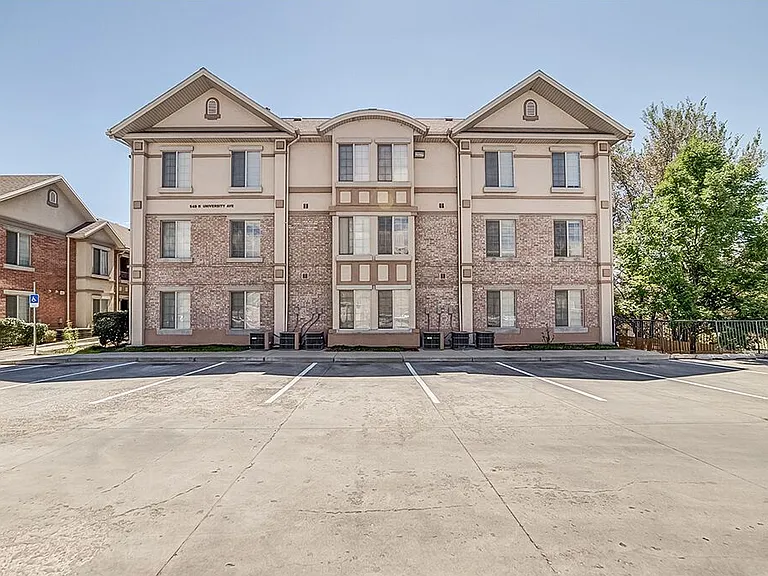 591 N University Ave #113 — Photo 10