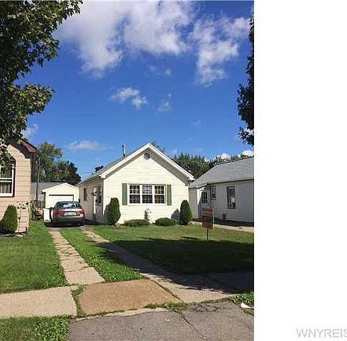 1st image of 476 Marilla St