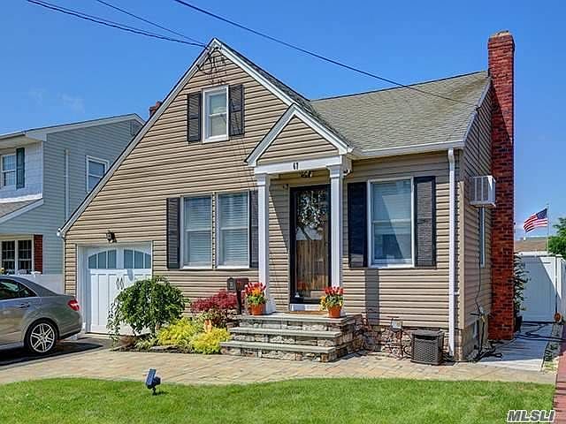 1st image of 67 Jackson Pl