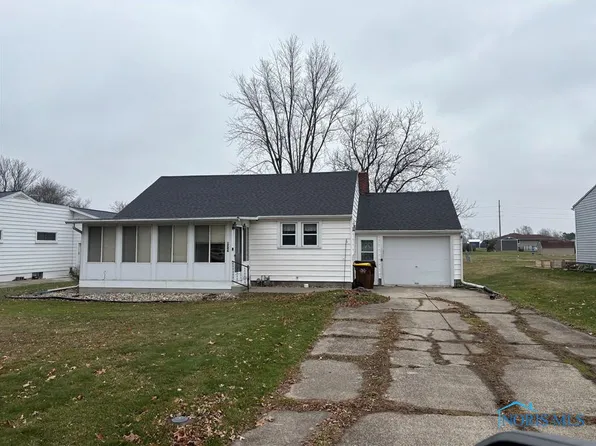 1206 Delaware Ave, Montpelier, OH 43543