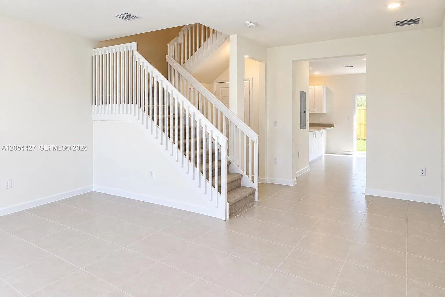 3 bed, 1658 sqft, $2,300 — Photo 2