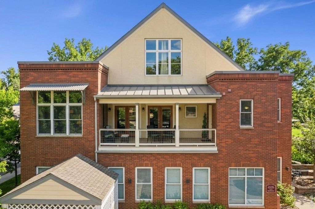 401 Mason Ct #201